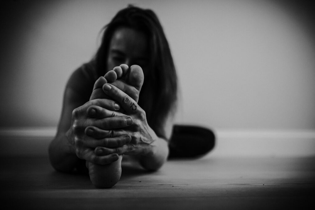 yoga images & pictures, stretching, flexible, human, HD grey wallpapers