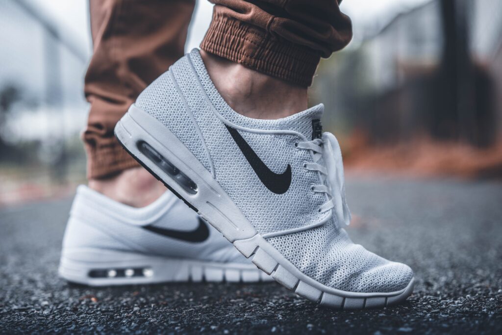fashion, shoes, HD Nike wallpapers, sneaker, exercise, people images & pictures, footwear, modern shoes, tones, modern design, people images & pictures, clothing