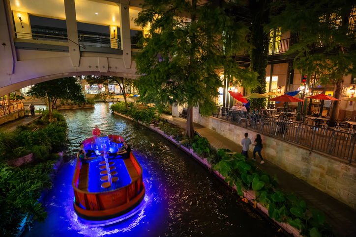 Beautiful view of San Antonio River Walk during the night